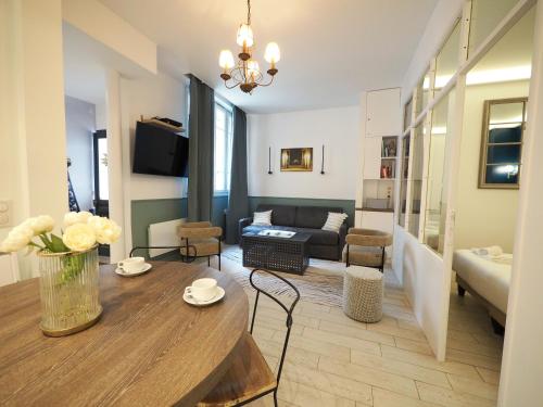 Saint Germain Elegant ChicSuites - image 10
