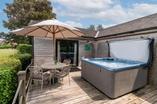 Tor Farm Lodge - image 6