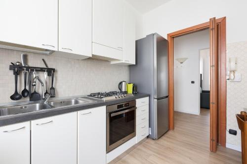 GuestHost - Corso Lodi Modern Apartment with Balcony 4