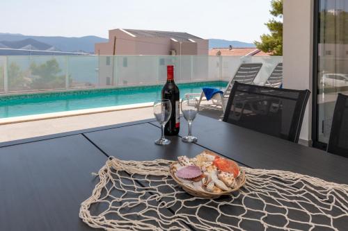 Ēdiens un dzērieni, Villa Danny, Komarna, Croatia in Komarna