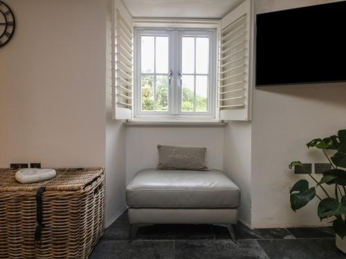 Bumblebee Cottage - image 2