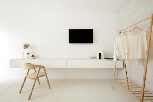 Superior Triple Room image 5