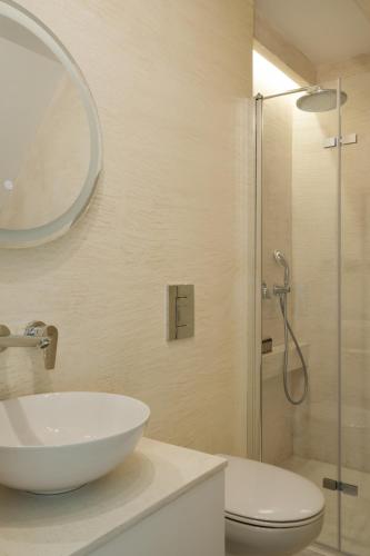 Deluxe Double Room image 4