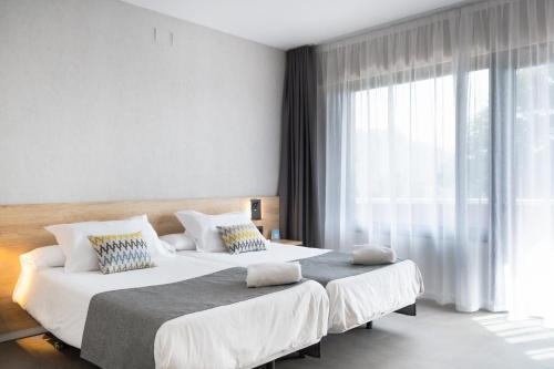 2 twin beds
