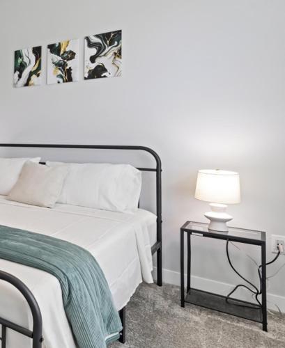 Bold 2126 I Corporate 1 Bedroom Apartment in Saint Peters, USA