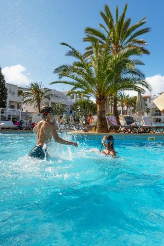 Hotel Cala d'Or Gardens - image 14
