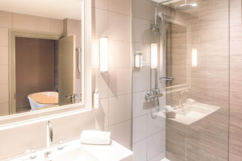 room detail thumbnail 1