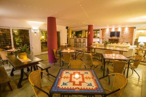 Restaurant, La Chimere Buzios Essence in Azeda & Azedinha Beaches