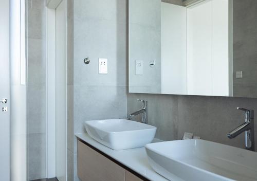 Three-Bedroom Apartment image 10