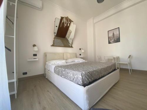 2 queen beds, 1 twin bed