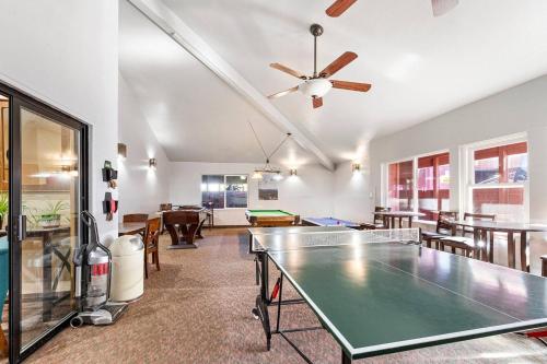 Giant steps 13 - Ski In Ski Out Giant steps 13 - Ski In Ski Out