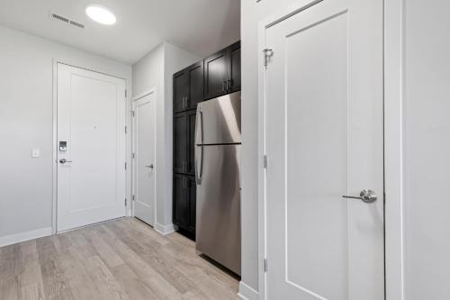 Bold 1317 I Studio I Free Parking I Pool I Gym in Saint Peters, USA