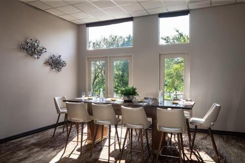 Létesítmények, Dallas/Fort Worth Marriott Hotel & Golf Club at Champions Circle in Elizabethtown