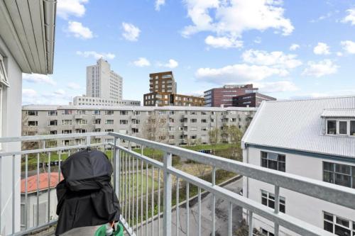 Cheerful Down Town Apartment