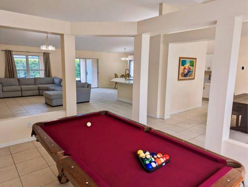 Spacious Family Retreat - Pet Friendly in Vero Beach, USA