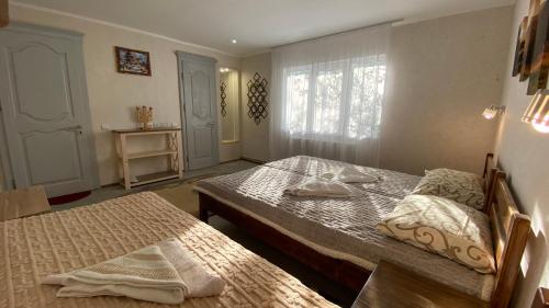 3 twin beds