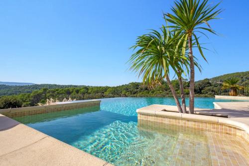 Six-Bedroom Villa