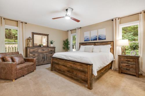 Pool,game Rm,hottub,remodeled! in Lake Lure, USA
