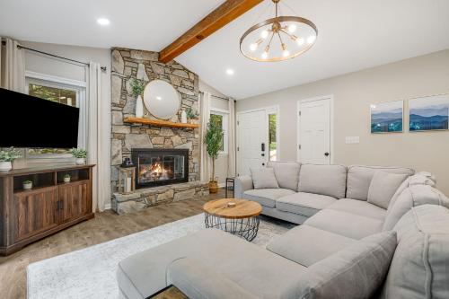 Pool,game Rm,hottub,remodeled! in Lake Lure, USA
