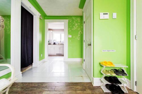 Private 4 bedrooms 2 bathrooms Free Parking in Lower Sackville