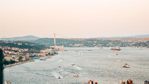 Bosphorus View Oasis 3 BR- 2 BA APARTMENT