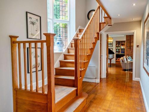 Luxury Riverside Mansion in Marlow in 庫克姆