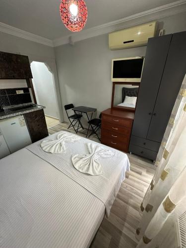 Deluxe Double Room image 10
