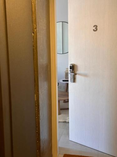 One-Bedroom Apartment image 5