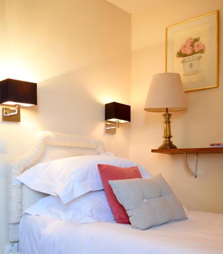 The Windsor Townhouse Air conditioned rooms, Bath (photo 4)
