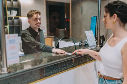 Parnon Hotel - image 2