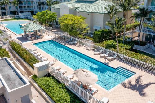 The Relaxing Oasis Suite - Casa Costa 201S 1 Bedroom, Pools, Jacuzzi, Beach, Shops & Dog Friendly in Boynton Beach, USA