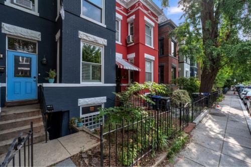 Cute and Charming 1BR in Fantastic Location townhouse - image 5