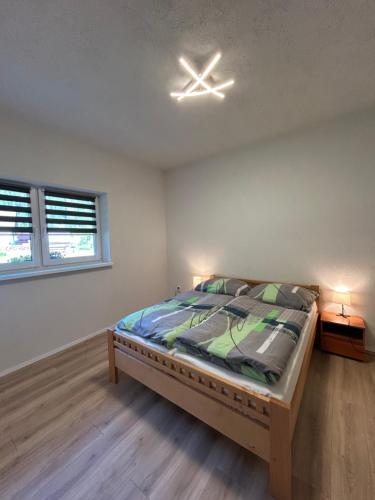 One-Bedroom Apartment with Balcony and Mountain View 