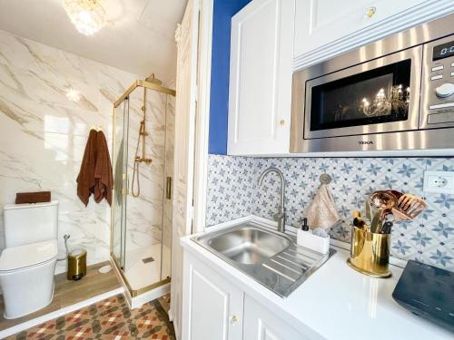 Apartamentos Loles De Cisneros Catedral 4