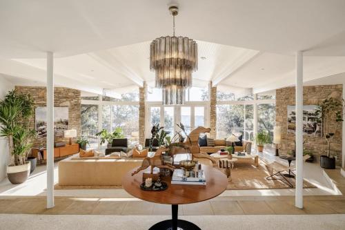 Austin Skyline Views with Private Pool and Hot Tub - Brigadoon! in Austin, USA