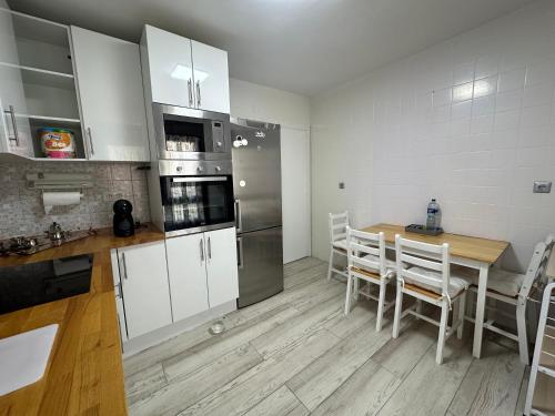 Kitchen, Itos Flats Infiesto in Pilona