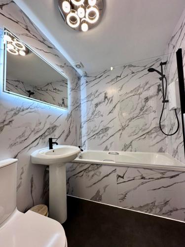 Rose Street's Hidden Treasure- 2Bed Newly Refurbished Apt, Édimbourg (photo 6)