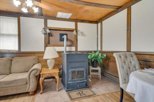Baldwinsville Apartment with Seneca River Access! in Baldwinsville, USA