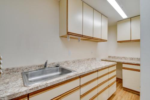 Baldwinsville Apartment with Seneca River Access! in Baldwinsville, USA