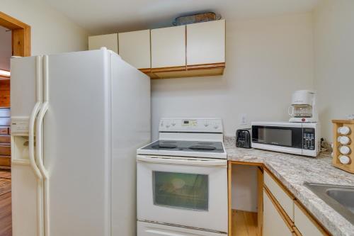 Baldwinsville Apartment with Seneca River Access! in Baldwinsville, USA