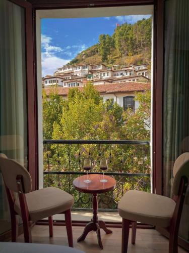 Double Room with Balcony image 10