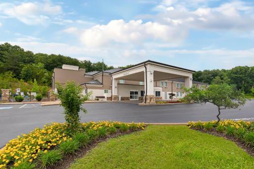 Holiday Inn Express Hurricane Mills Waverly by IHG in Hurricane Mills, USA