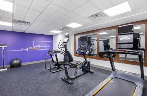 홀리데이 인 익스프레스 허리케인 밀스 웨이벌리 바이 IHG - 피트니스 센터