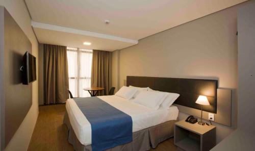 Standard Double Room image 3
