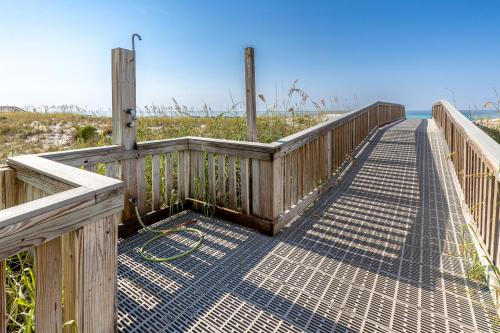 Sandpiper Cove 9230- by Holiday Isle Properties near Shrimp Basket
