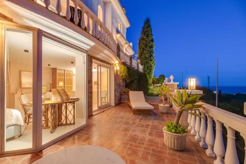 Villa with sea views & Heated pool in La Capellania