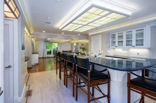 Hobbs Mill with Theatre, Ping Pong, and Pet-Friendly Hobbs Mill with Theatre, Ping Pong, and Pet-Friendly