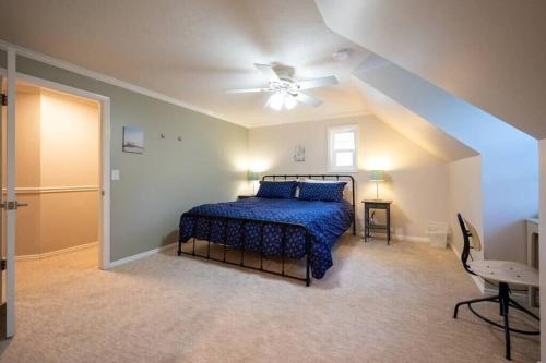 Hobbs Mill with Theatre, Ping Pong, and Pet-Friendly Hobbs Mill with Theatre, Ping Pong, and Pet-Friendly