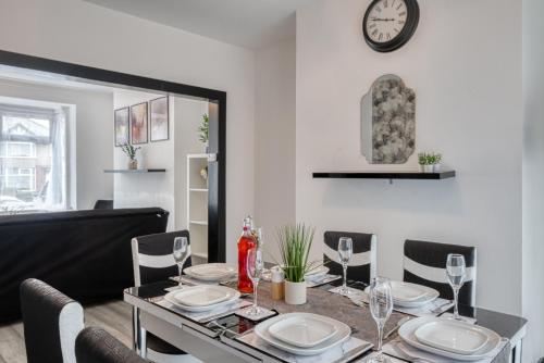Contractors & Relocation haven, 3BD House, Secure off-site parking & office space, Manchester (fotografie 8)