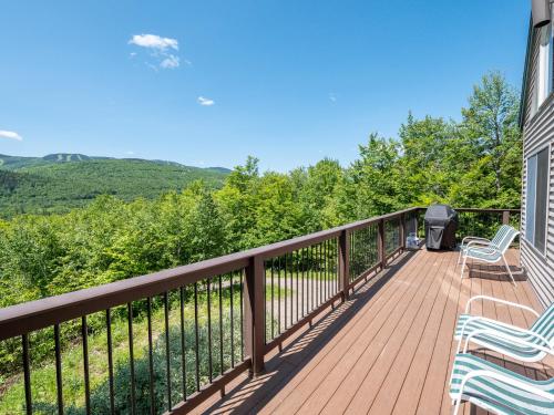 SUNDAY RIVER VIEWS!! Minutes from the mountain!